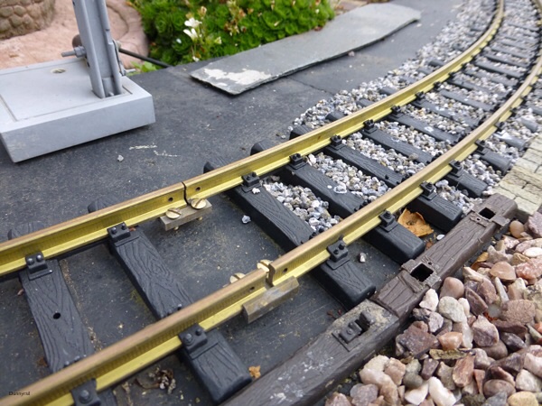 POUNDS OF G SCALE TRACK BALLAST>WORKS ON ALL g scale TRACK BALLAST!MUST HAVE 40 