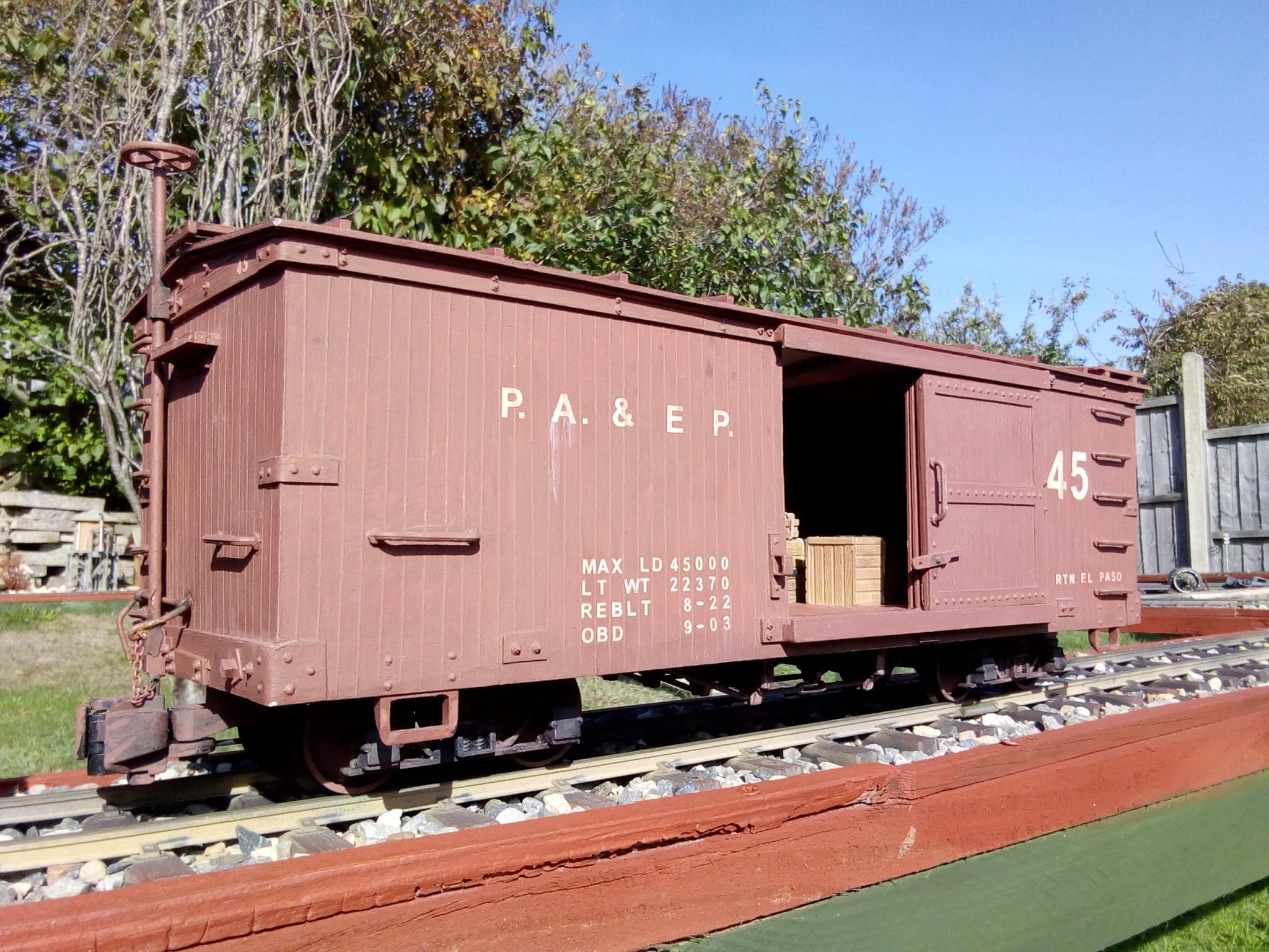 reefer-and-another-box-car-bashes-g-scale-central